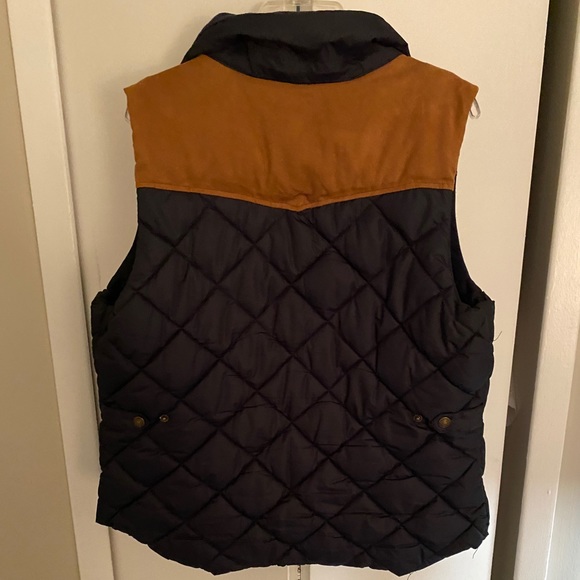 Vest - Picture 4 of 5